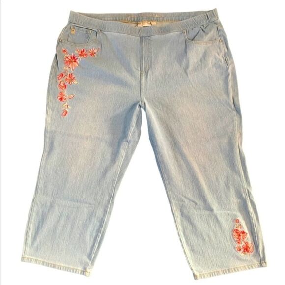 Belle light blue Cropped Capri’s - Picture 1 of 9